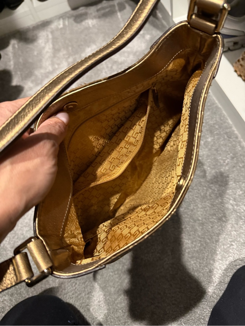Gucci Brown Gold GG Monogram Shoulder Bag - Picture 4 of 4